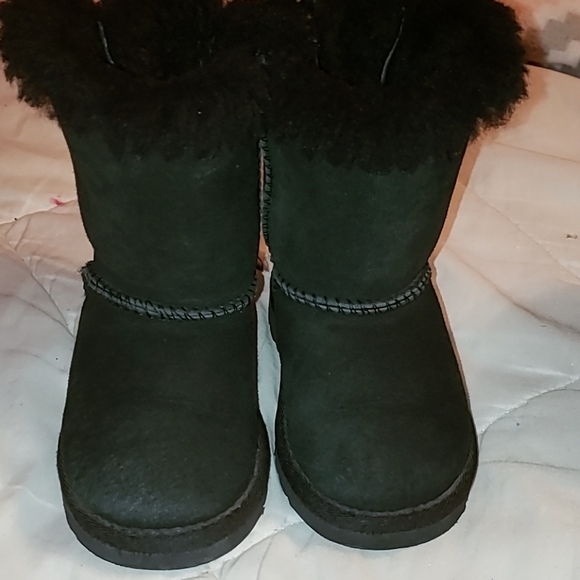 Toddler girl Ugg boots - Picture 2 of 6